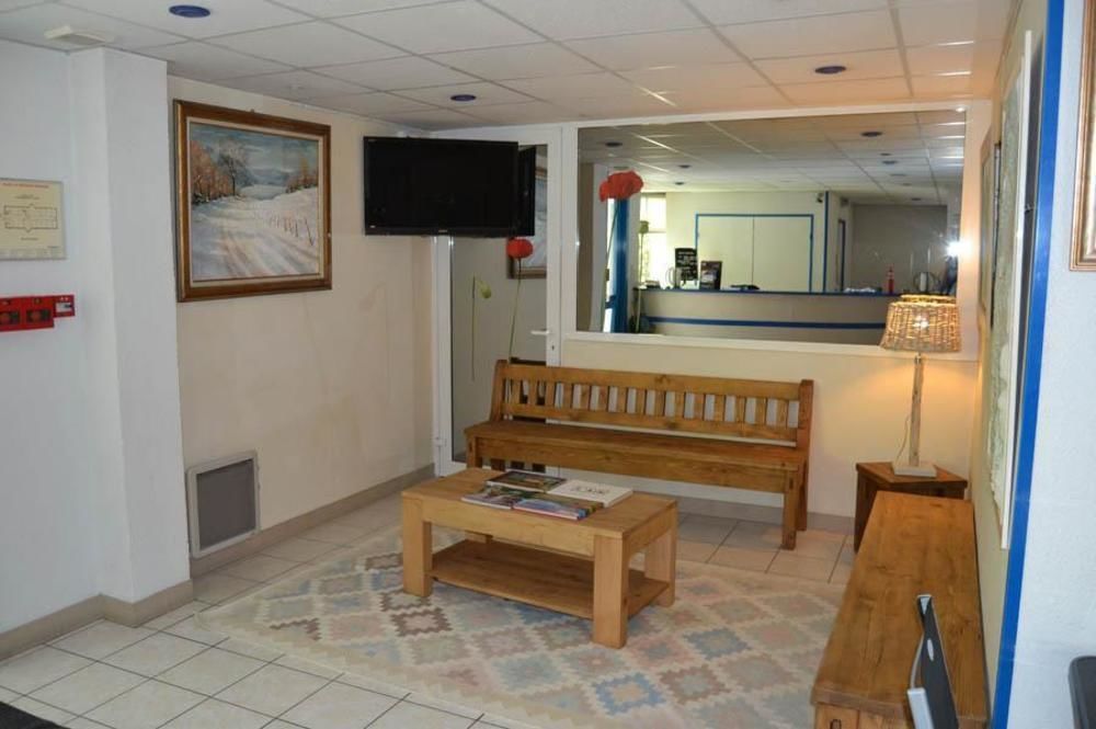 Lac'Hotel France Montréal La Cluse Buitenkant foto